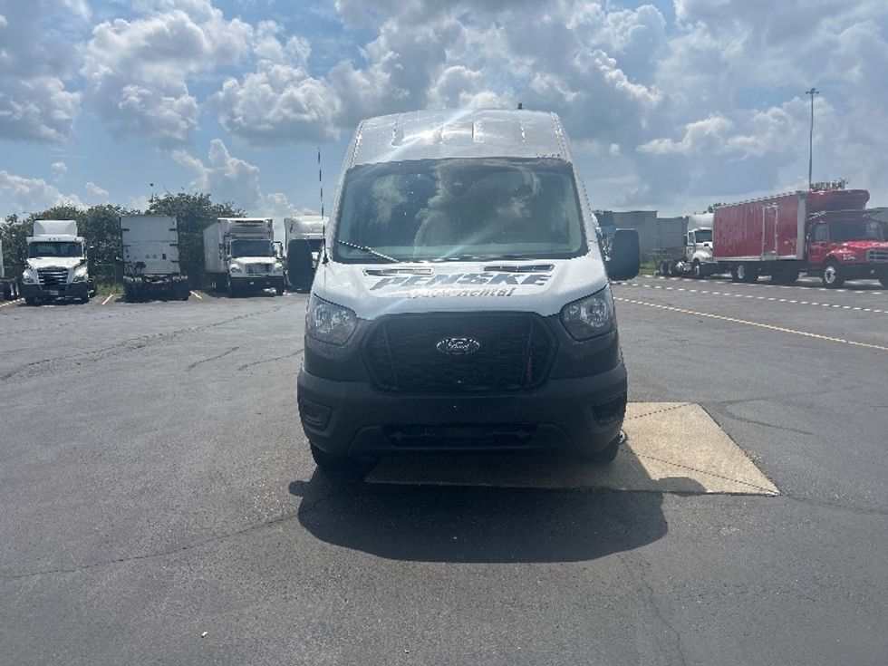 Cargo Van (Panel Van)-Light and Medium Duty Trucks-Ford-2022-Transit 250-Columbus-OH-216,309\n\t\tmiles-$ 17,250 - Image 2
