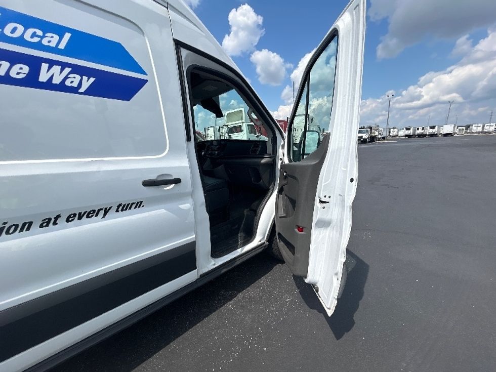 Cargo Van (Panel Van)-Light and Medium Duty Trucks-Ford-2022-Transit 250-Columbus-OH-216,309\n\t\tmiles-$ 17,250 - Image 20