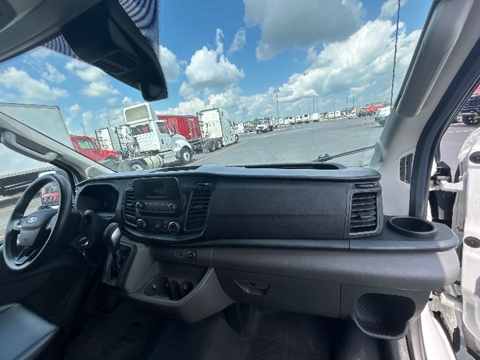 Cargo Van (Panel Van)-Light and Medium Duty Trucks-Ford-2022-Transit 250-Columbus-OH-216,309\n\t\tmiles-$ 17,250 - Image 21