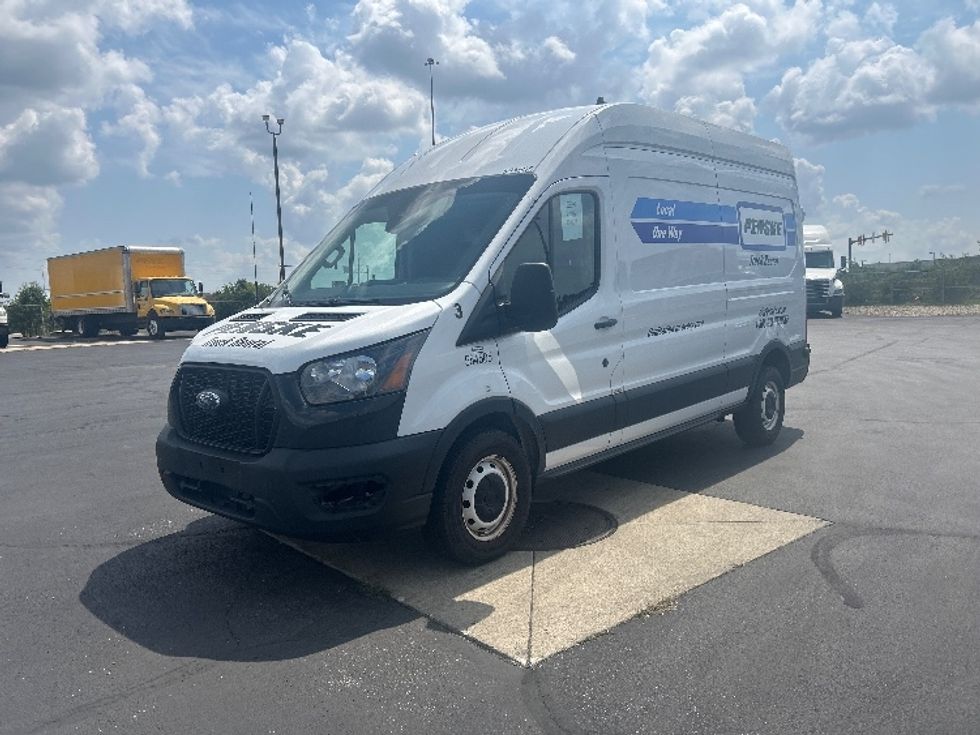 Cargo Van (Panel Van)-Light and Medium Duty Trucks-Ford-2022-Transit 250-Columbus-OH-216,309\n\t\tmiles-$ 17,250 - Image 3