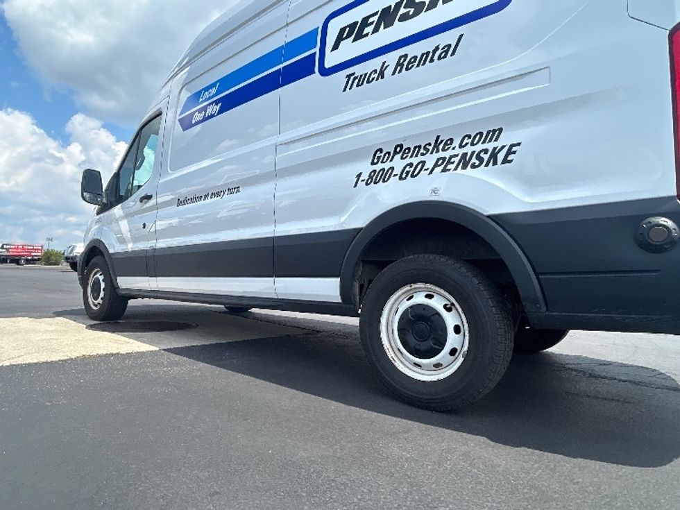 Cargo Van (Panel Van)-Light and Medium Duty Trucks-Ford-2022-Transit 250-Columbus-OH-216,309\n\t\tmiles-$ 17,250 - Image 5