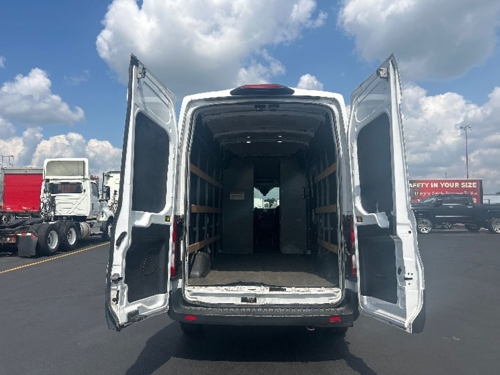 Cargo Van (Panel Van)-Light and Medium Duty Trucks-Ford-2022-Transit 250-Columbus-OH-216,309\n\t\tmiles-$ 17,250 - Image 8