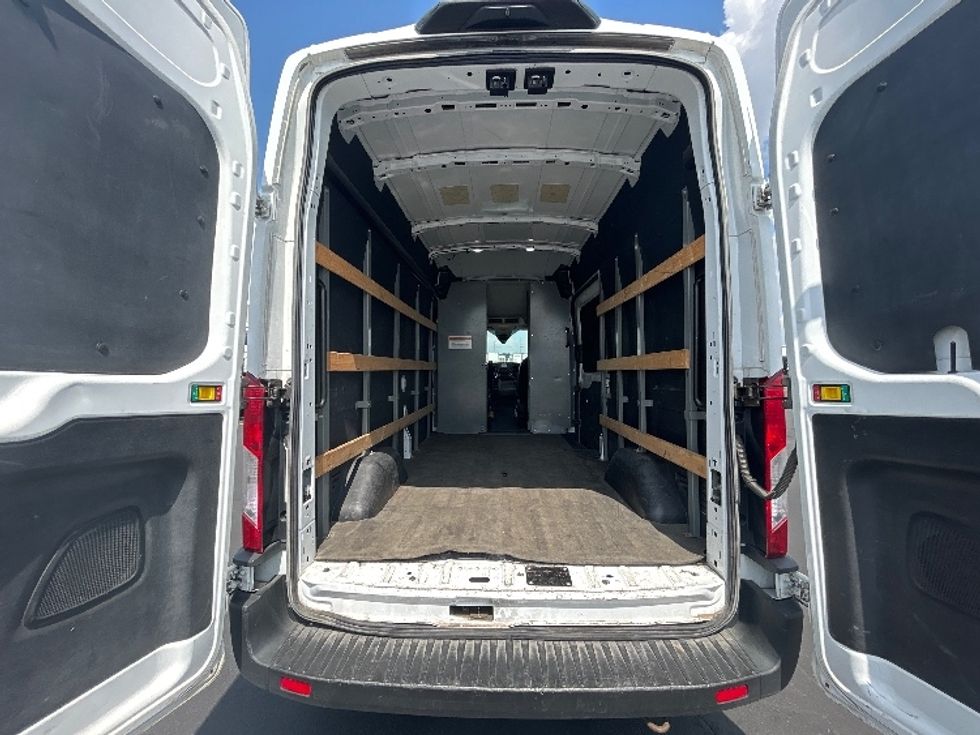 Cargo Van (Panel Van)-Light and Medium Duty Trucks-Ford-2022-Transit 250-Columbus-OH-216,309\n\t\tmiles-$ 17,250 - Image 9