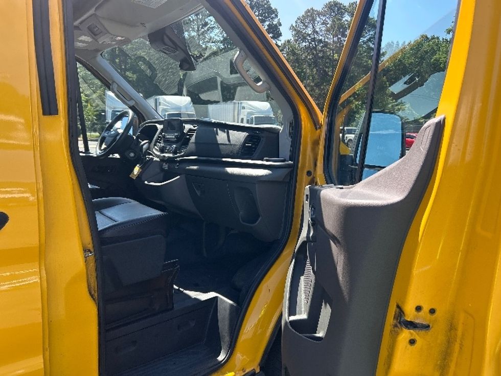 Cargo Van (Panel Van)-Light and Medium Duty Trucks-Ford-2022-Transit 250-Concord-NC-148,774\n\t\tmiles-$ 25,750 - Image 17
