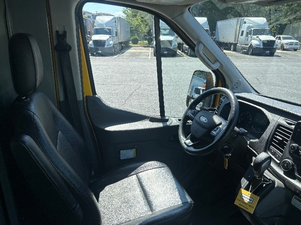 Cargo Van (Panel Van)-Light and Medium Duty Trucks-Ford-2022-Transit 250-Concord-NC-148,774\n\t\tmiles-$ 25,750 - Image 19