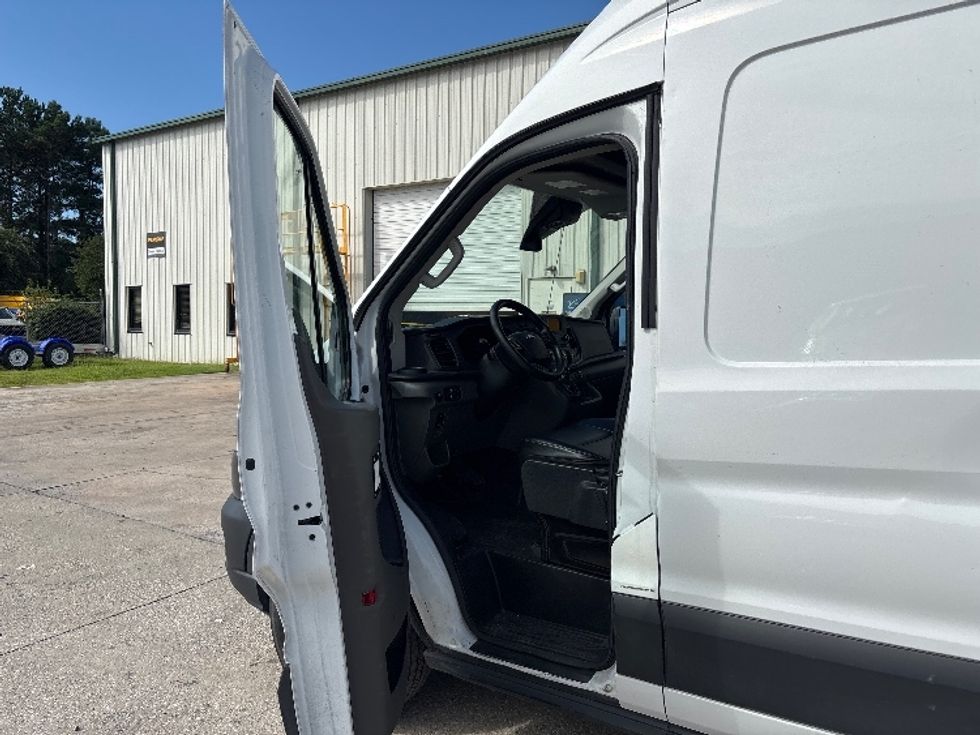 Cargo Van (Panel Van)-Light and Medium Duty Trucks-Ford-2022-Transit 250-Conway-SC-78,484\n\t\tmiles-$ 35,500 - Image 13