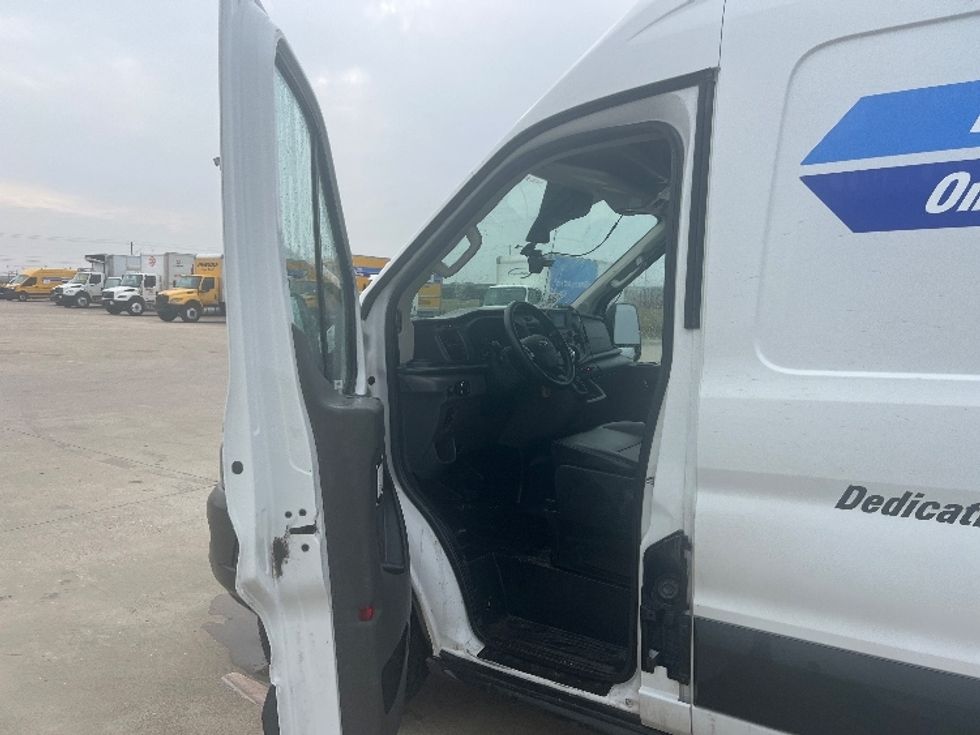 Cargo Van (Panel Van)-Light and Medium Duty Trucks-Ford-2022-Transit 250-Corpus Christi-TX-119,420\n\t\tmiles-$ 33,000 - Image 16
