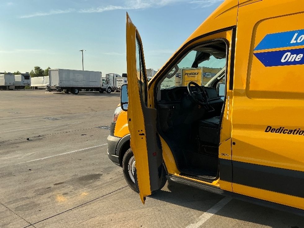 Cargo Van (Panel Van)-Light and Medium Duty Trucks-Ford-2022-Transit 250-Dallas-TX-167,853\n\t\tmiles-$ 22,000 - Image 15