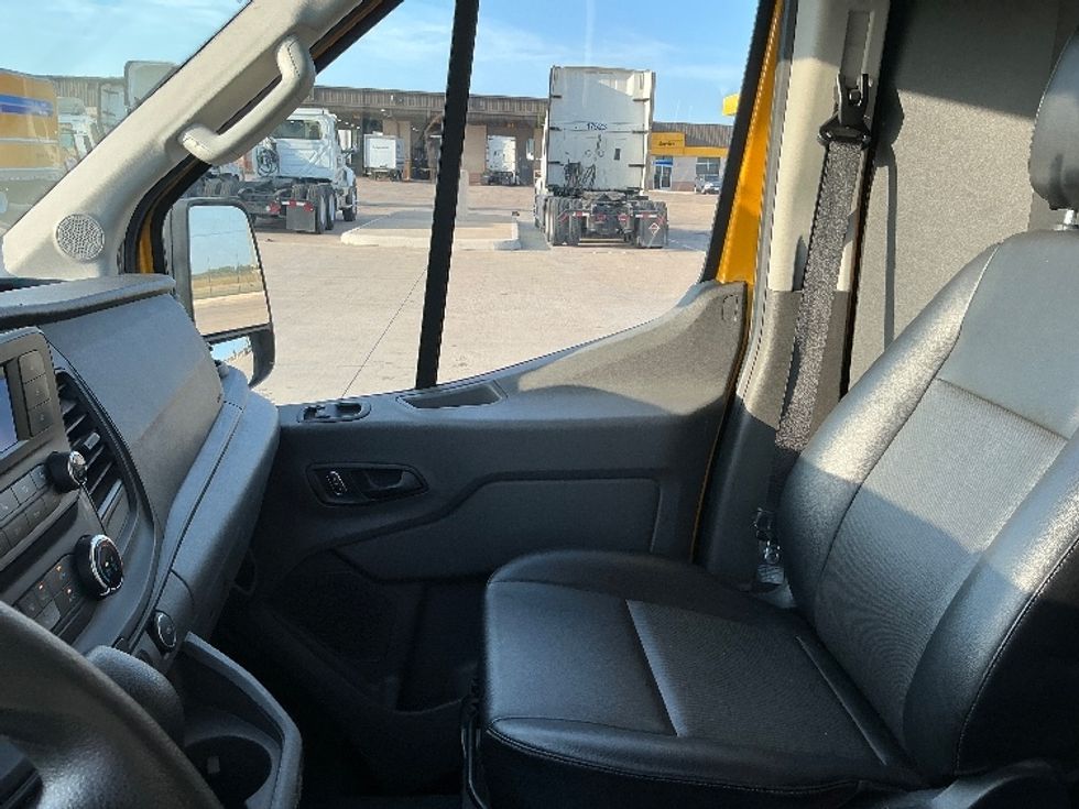 Cargo Van (Panel Van)-Light and Medium Duty Trucks-Ford-2022-Transit 250-Dallas-TX-167,853\n\t\tmiles-$ 22,000 - Image 18