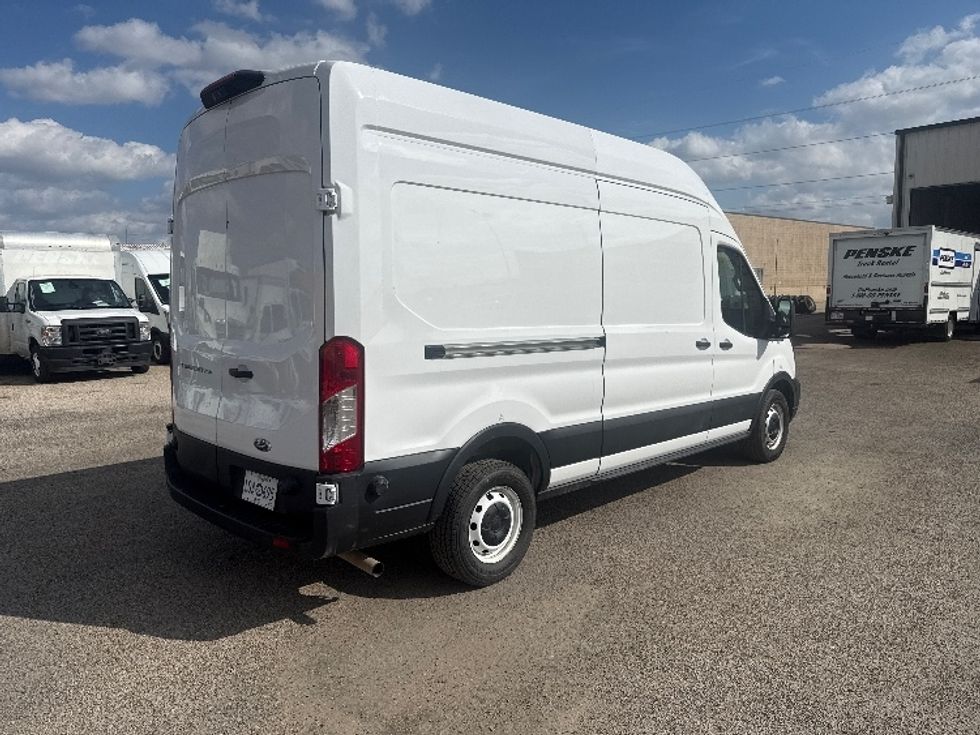 Cargo Van (Panel Van)-Light and Medium Duty Trucks-Ford-2022-Transit 250-Dallas-TX-99,919\n\t\tmiles-$ 36,000 - Image 12
