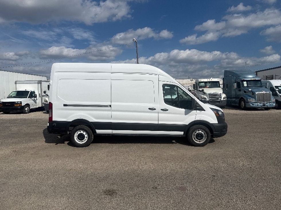 Cargo Van (Panel Van)-Light and Medium Duty Trucks-Ford-2022-Transit 250-Dallas-TX-99,919\n\t\tmiles-$ 36,000 - Image 14