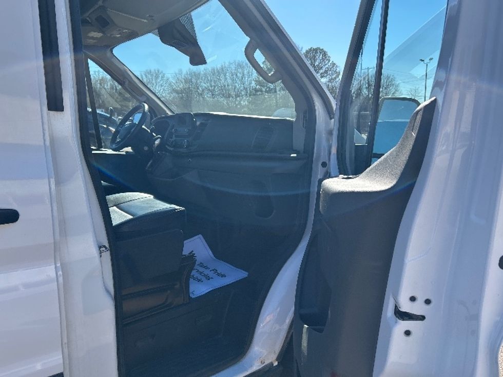Cargo Van (Panel Van)-Light and Medium Duty Trucks-Ford-2022-Transit 250-Dallas-TX-99,919\n\t\tmiles-$ 36,000 - Image 20