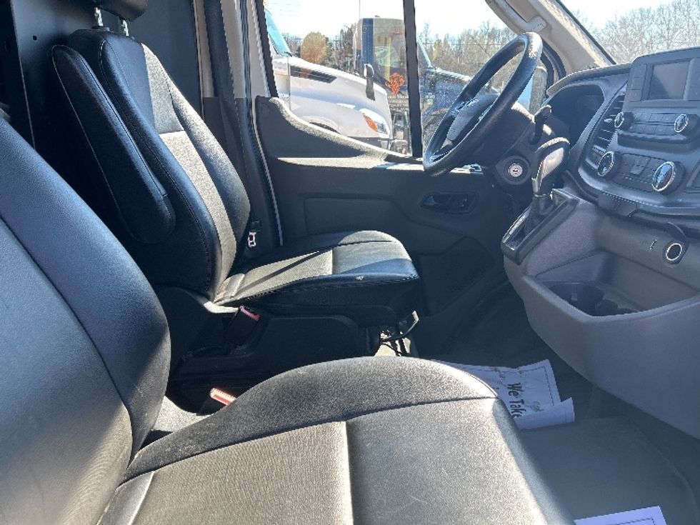 Cargo Van (Panel Van)-Light and Medium Duty Trucks-Ford-2022-Transit 250-Dallas-TX-99,919\n\t\tmiles-$ 36,000 - Image 21