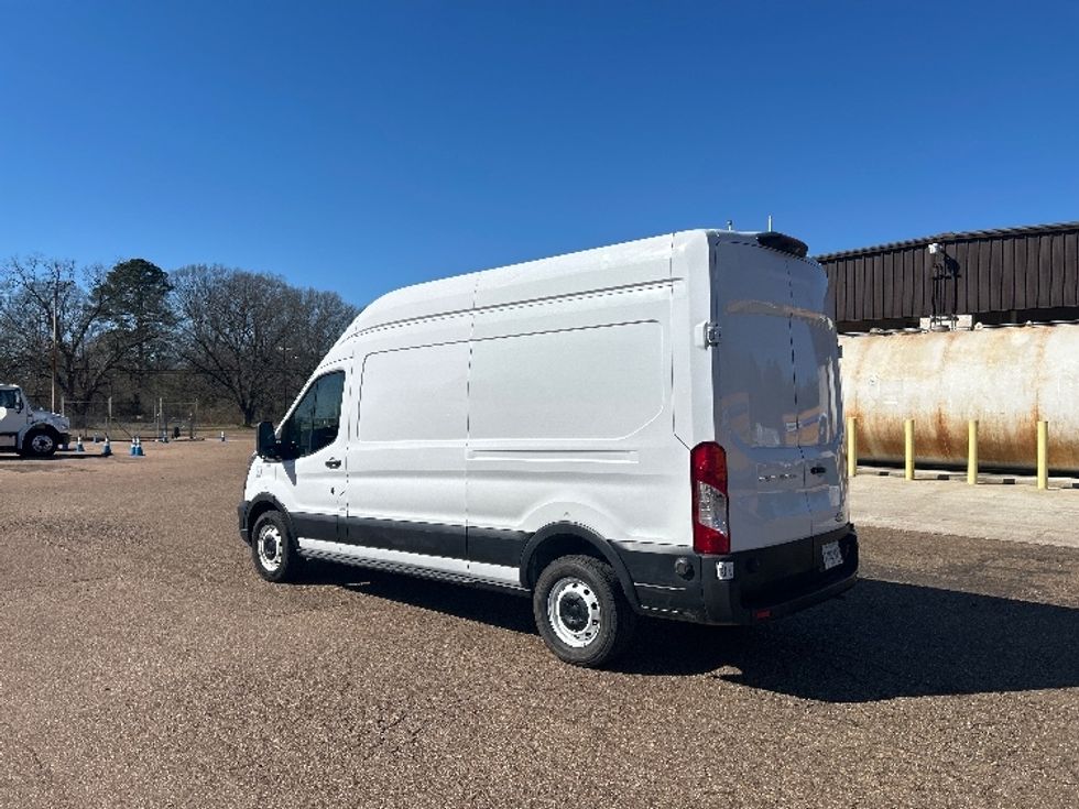 Cargo Van (Panel Van)-Light and Medium Duty Trucks-Ford-2022-Transit 250-Dallas-TX-99,919\n\t\tmiles-$ 36,000 - Image 6