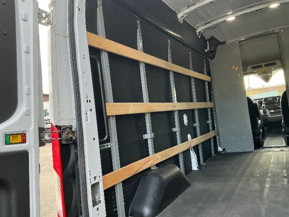 Cargo Van (Panel Van)-Light and Medium Duty Trucks-Ford-2022-Transit 250-Denver-CO-89,382\n\t\tmiles-$ 38,500 - Image 11