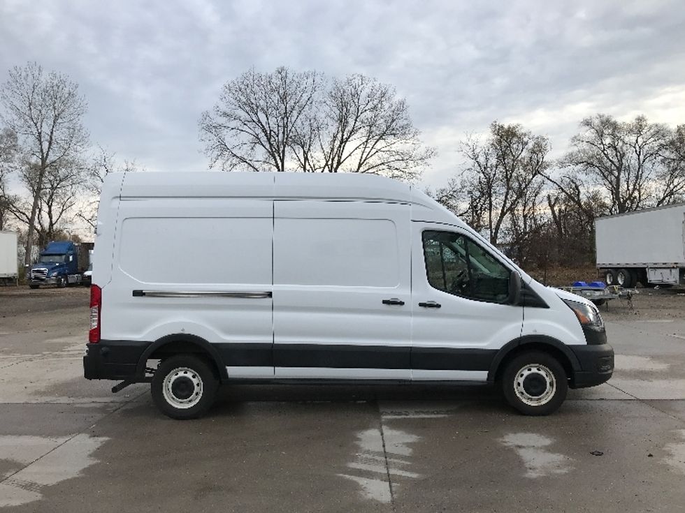 Cargo Van (Panel Van)-Light and Medium Duty Trucks-Ford-2022-Transit 250-Des Moines-IA-124,401\n\t\tmiles-$ 31,250 - Image 15