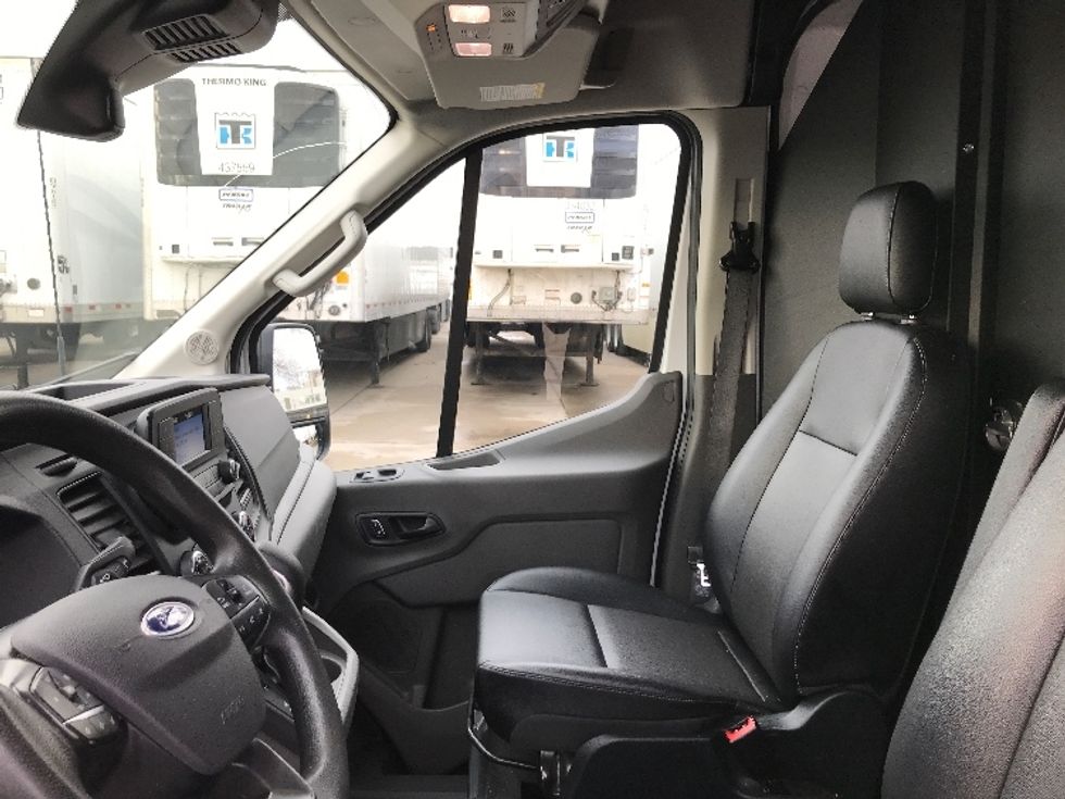 Cargo Van (Panel Van)-Light and Medium Duty Trucks-Ford-2022-Transit 250-Des Moines-IA-124,401\n\t\tmiles-$ 31,250 - Image 19