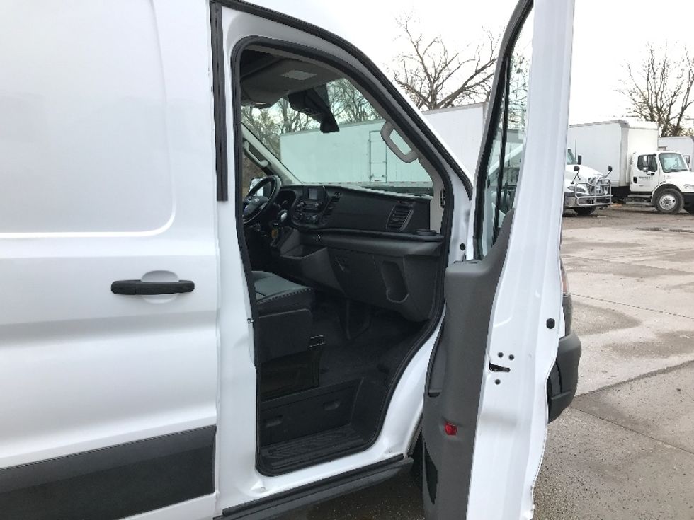Cargo Van (Panel Van)-Light and Medium Duty Trucks-Ford-2022-Transit 250-Des Moines-IA-124,401\n\t\tmiles-$ 31,250 - Image 20