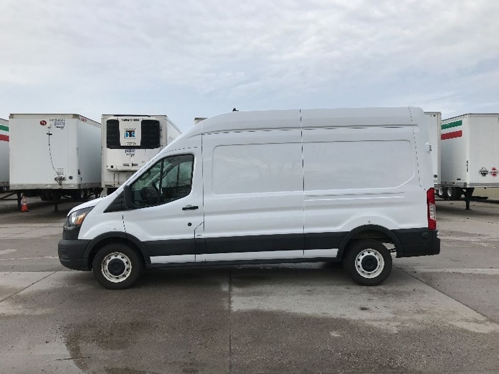 2022 Ford Transit photo 2