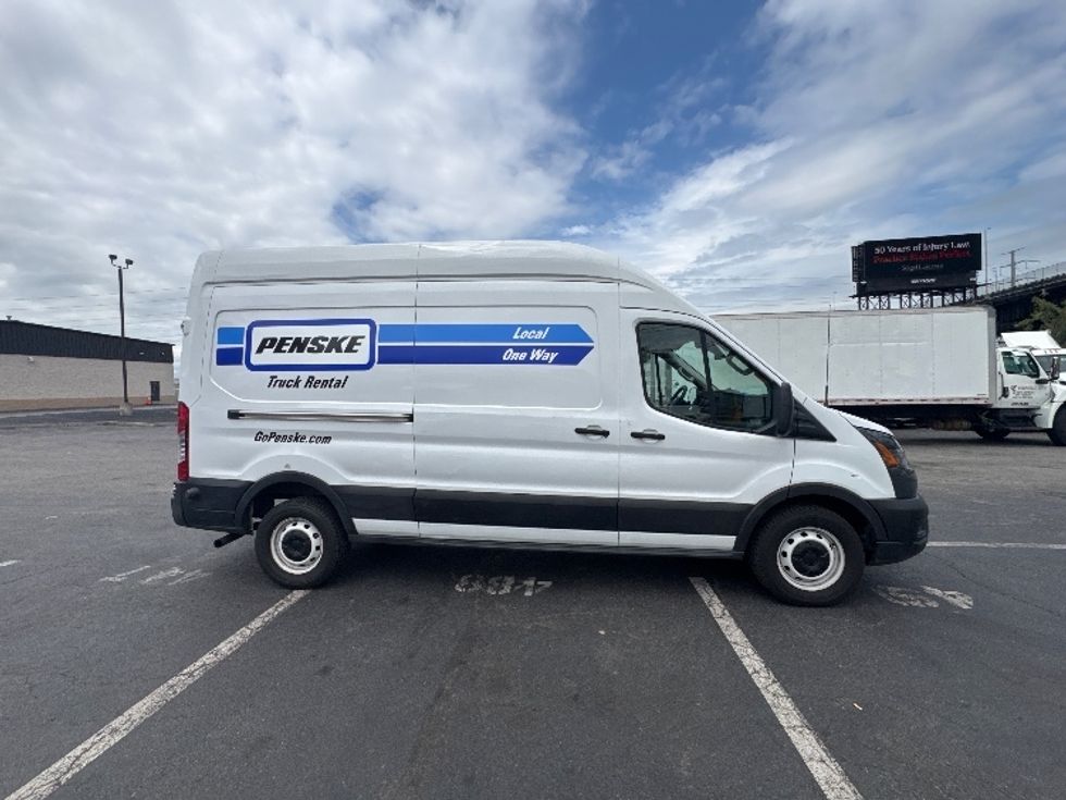 Cargo Van (Panel Van)-Light and Medium Duty Trucks-Ford-2022-Transit 250-Elmsford-NY-53,463\n\t\tmiles-$ 39,250 - Image 13