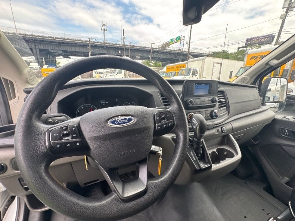 Cargo Van (Panel Van)-Light and Medium Duty Trucks-Ford-2022-Transit 250-Elmsford-NY-53,463\n\t\tmiles-$ 39,250 - Image 16