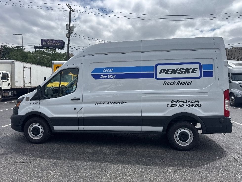 Cargo Van (Panel Van)-Light and Medium Duty Trucks-Ford-2022-Transit 250-Elmsford-NY-53,463\n\t\tmiles-$ 39,250 - Image 4
