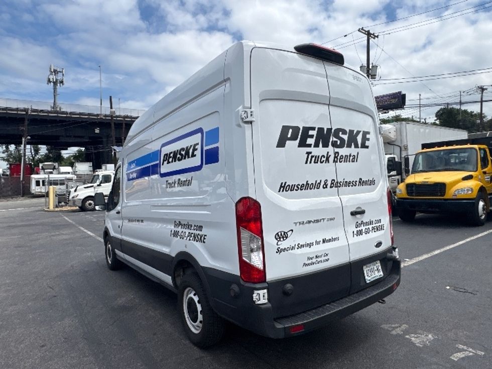 Cargo Van (Panel Van)-Light and Medium Duty Trucks-Ford-2022-Transit 250-Elmsford-NY-53,463\n\t\tmiles-$ 39,250 - Image 6