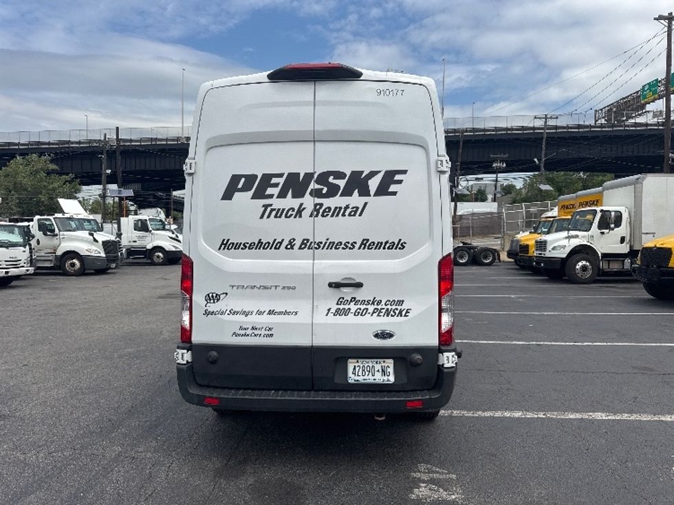 Cargo Van (Panel Van)-Light and Medium Duty Trucks-Ford-2022-Transit 250-Elmsford-NY-53,463\n\t\tmiles-$ 39,250 - Image 7