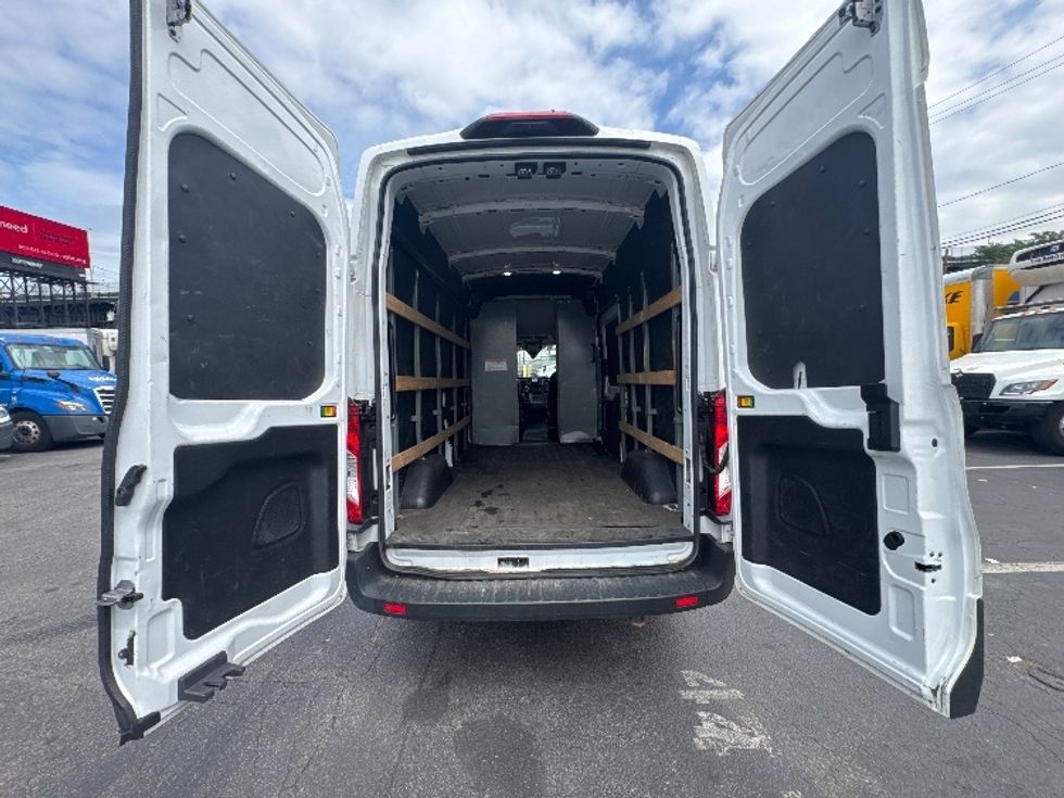 Cargo Van (Panel Van)-Light and Medium Duty Trucks-Ford-2022-Transit 250-Elmsford-NY-53,463\n\t\tmiles-$ 39,250 - Image 8