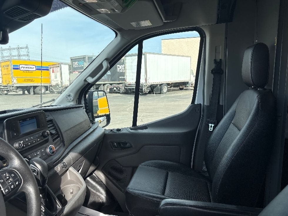 Cargo Van (Panel Van)-Light and Medium Duty Trucks-Ford-2022-Transit 250-Etobicoke-ON-96,724\n\t\tkm-$ 49,250 - Image 16