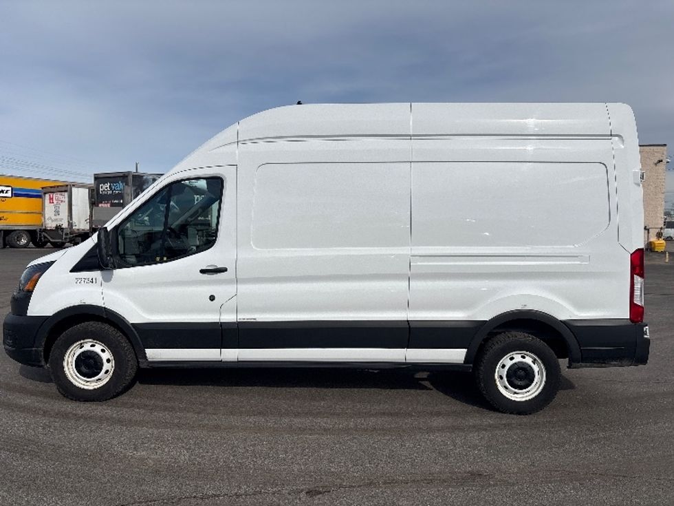 Cargo Van (Panel Van)-Light and Medium Duty Trucks-Ford-2022-Transit 250-Etobicoke-ON-96,724\n\t\tkm-$ 49,250 - Image 4