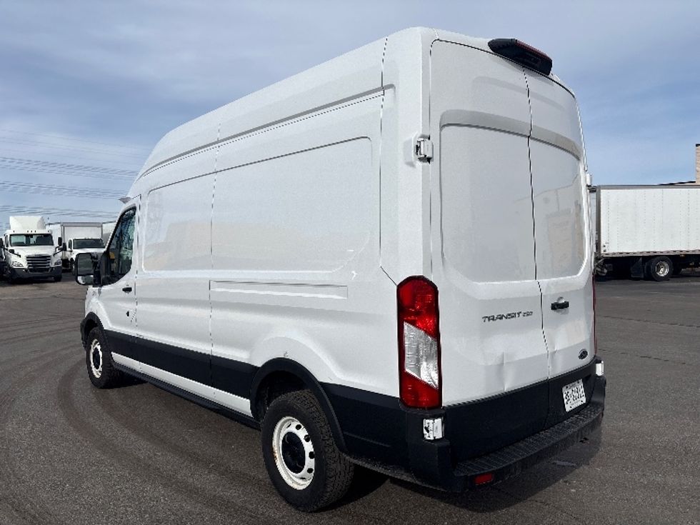 Cargo Van (Panel Van)-Light and Medium Duty Trucks-Ford-2022-Transit 250-Etobicoke-ON-96,724\n\t\tkm-$ 49,250 - Image 5