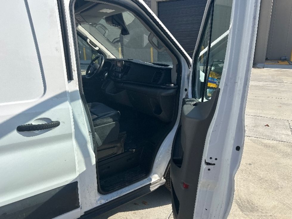 Cargo Van (Panel Van)-Light and Medium Duty Trucks-Ford-2022-Transit 250-Fontana-CA-70,871\n\t\tmiles-$ 39,500 - Image 19