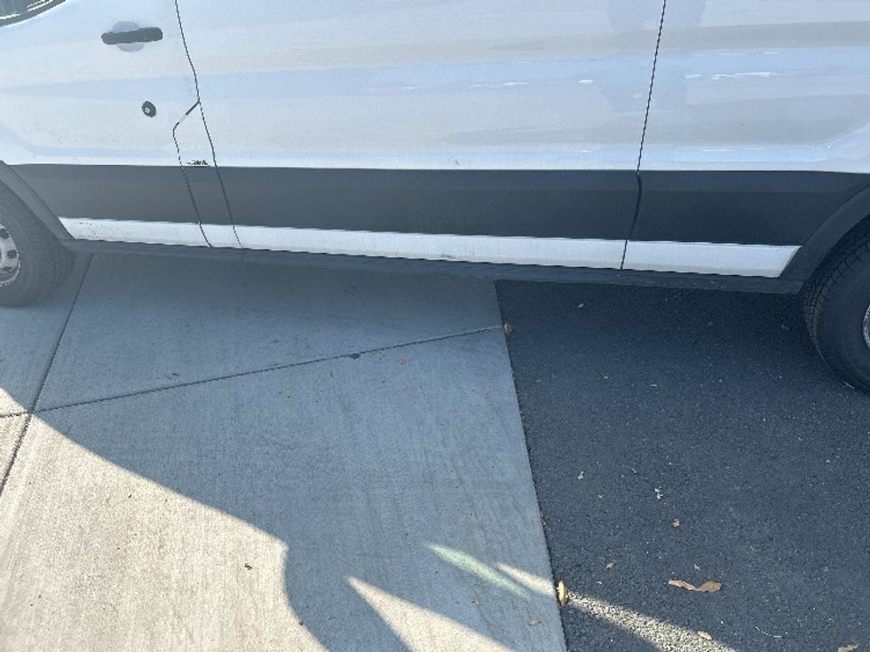 Cargo Van (Panel Van)-Light and Medium Duty Trucks-Ford-2022-Transit 250-Fontana-CA-70,871\n\t\tmiles-$ 39,500 - Image 5