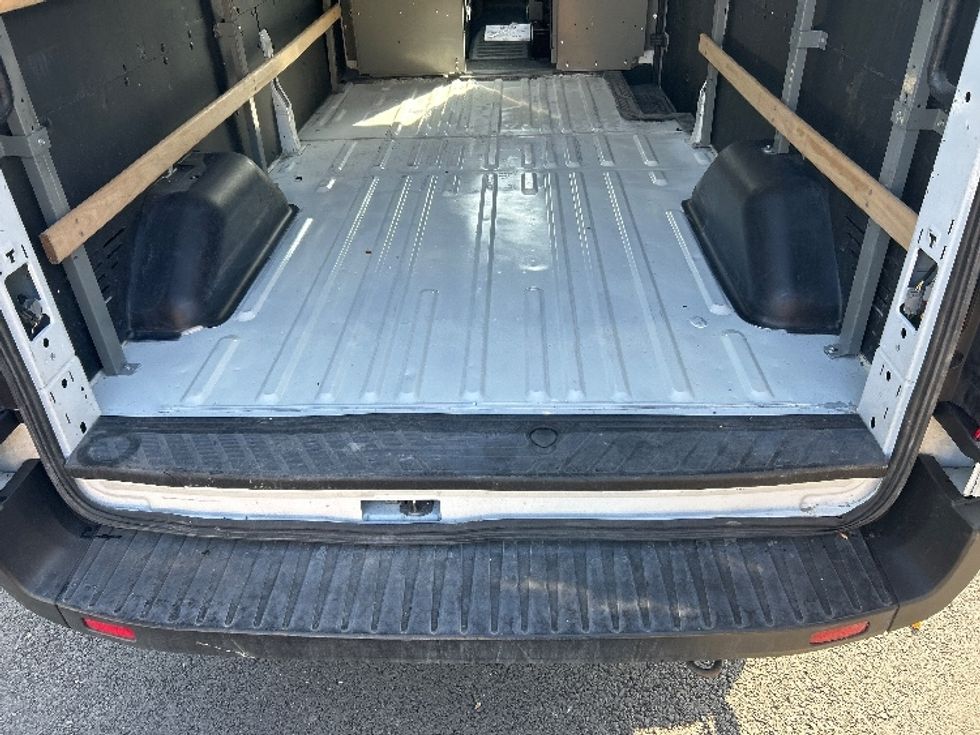 Cargo Van (Panel Van)-Light and Medium Duty Trucks-Ford-2022-Transit 250-Fontana-CA-70,871\n\t\tmiles-$ 39,500 - Image 9