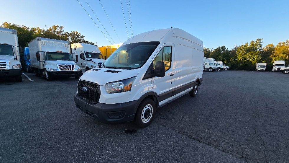 Cargo Van (Panel Van)-Light and Medium Duty Trucks-Ford-2022-Transit 250-Forest Park-GA-137,031\n\t\tmiles-$ 32,250 - Image 3