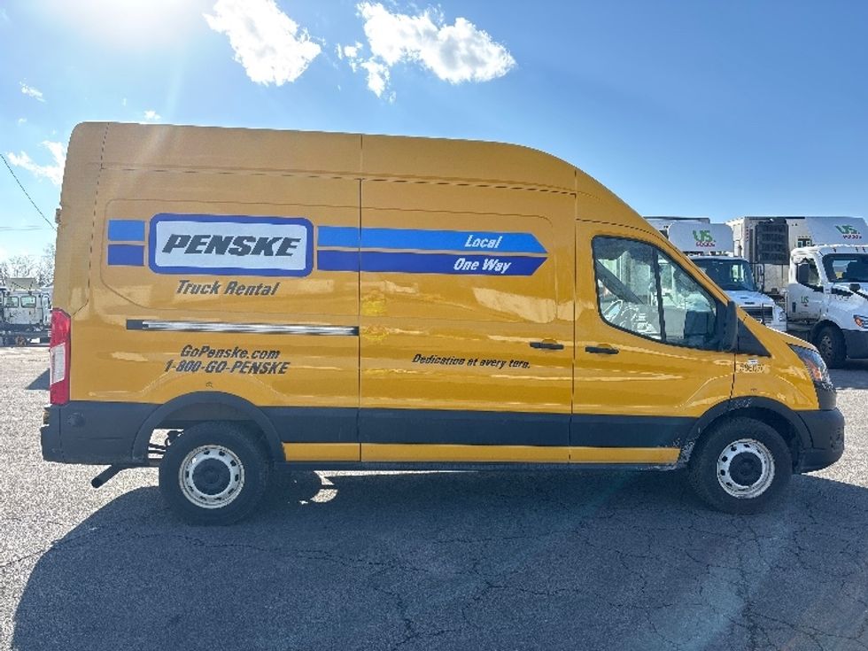 Cargo Van (Panel Van)-Light and Medium Duty Trucks-Ford-2022-Transit 250-Fort Wayne-IN-106,325\n\t\tmiles-$ 29,250 - Image 14