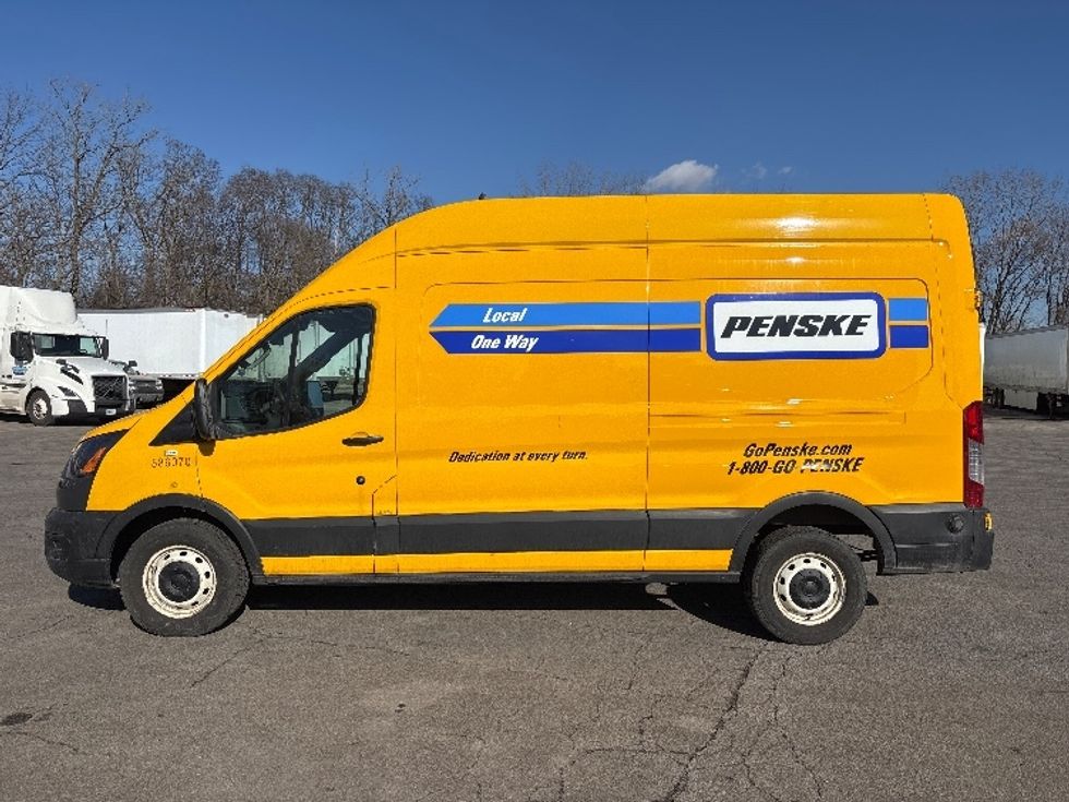 Cargo Van (Panel Van)-Light and Medium Duty Trucks-Ford-2022-Transit 250-Fort Wayne-IN-106,325\n\t\tmiles-$ 29,250 - Image 4