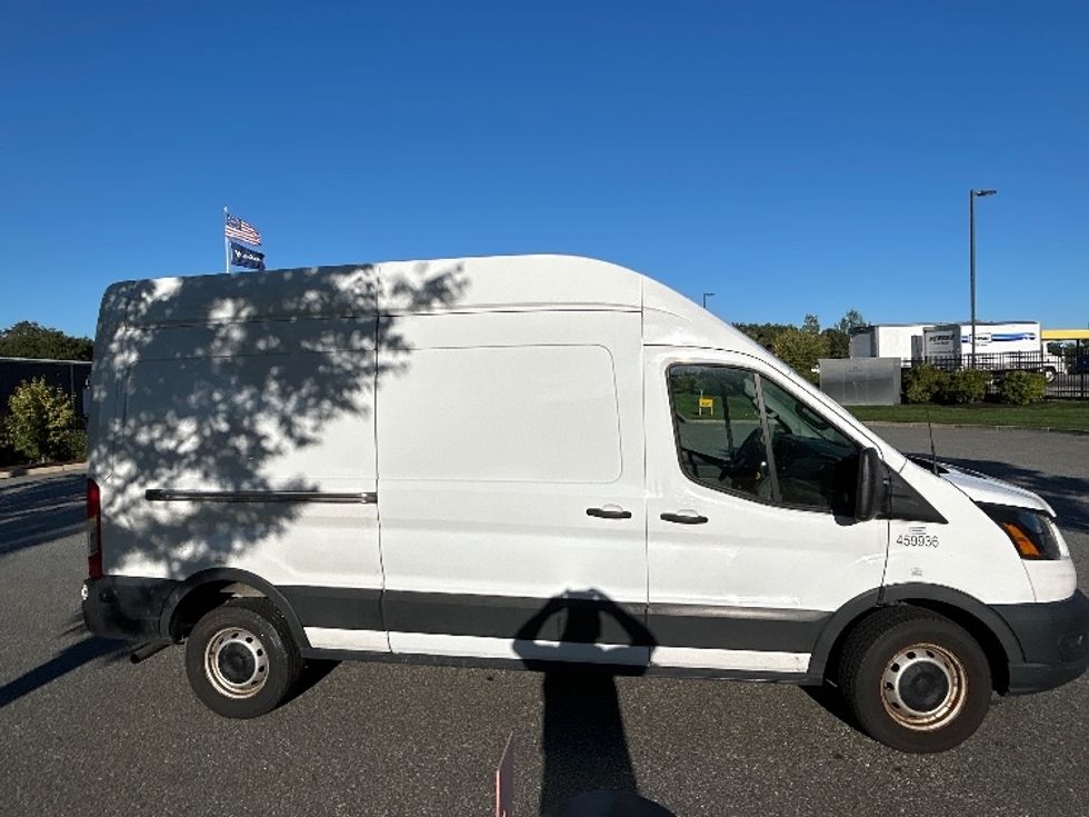 Cargo Van (Panel Van)-Light and Medium Duty Trucks-Ford-2022-Transit 250-Franklin-MA-135,750\n\t\tmiles-$ 28,250 - Image 14