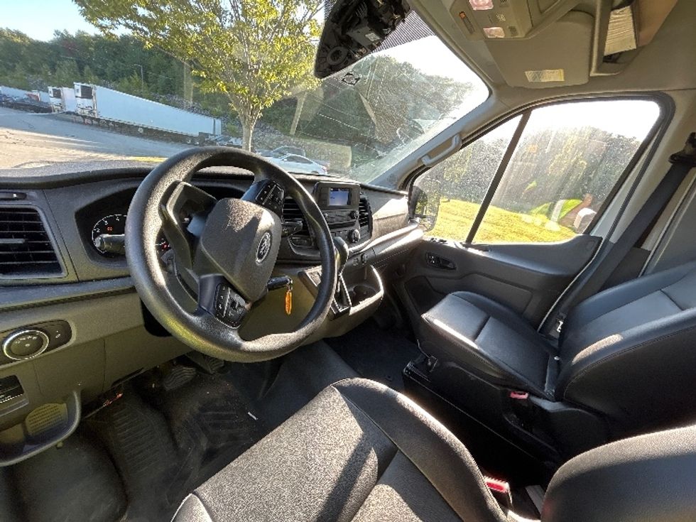 Cargo Van (Panel Van)-Light and Medium Duty Trucks-Ford-2022-Transit 250-Franklin-MA-135,750\n\t\tmiles-$ 28,250 - Image 17
