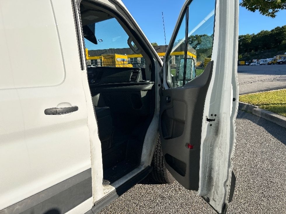 Cargo Van (Panel Van)-Light and Medium Duty Trucks-Ford-2022-Transit 250-Franklin-MA-135,750\n\t\tmiles-$ 28,250 - Image 19