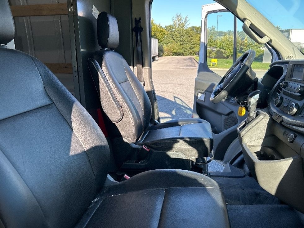 Cargo Van (Panel Van)-Light and Medium Duty Trucks-Ford-2022-Transit 250-Franklin-MA-135,750\n\t\tmiles-$ 28,250 - Image 21