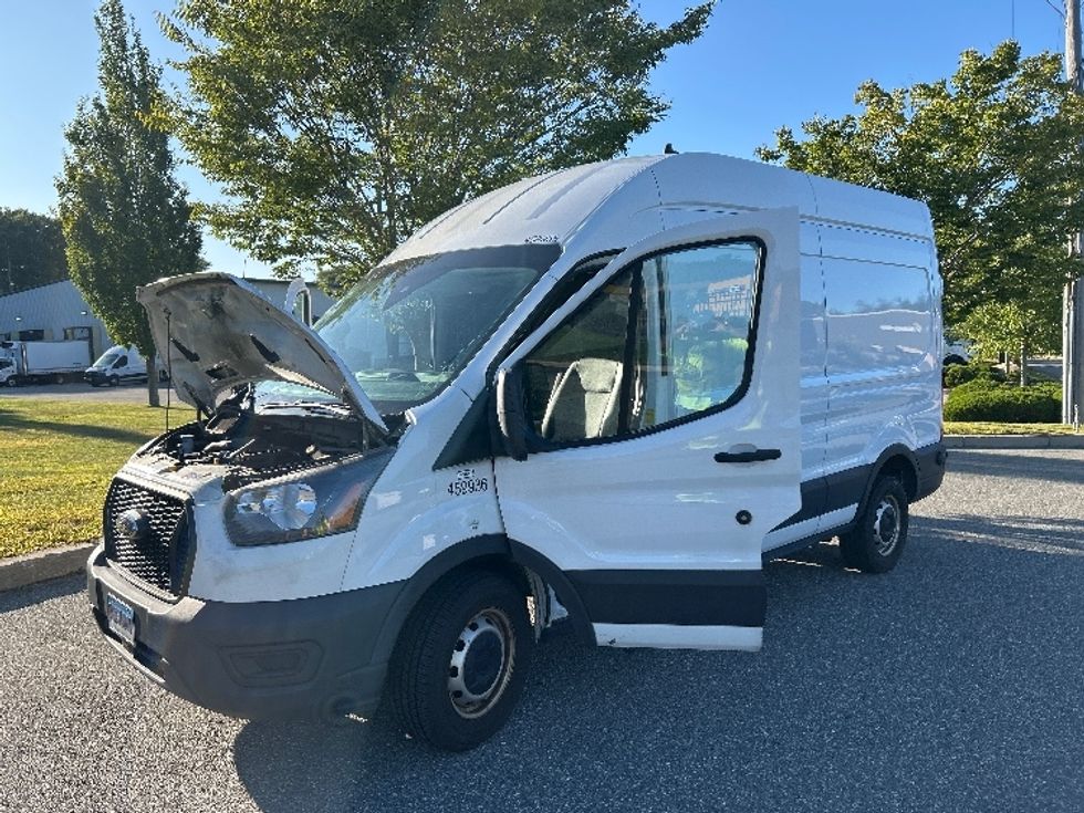 Cargo Van (Panel Van)-Light and Medium Duty Trucks-Ford-2022-Transit 250-Franklin-MA-135,750\n\t\tmiles-$ 28,250 - Image 24