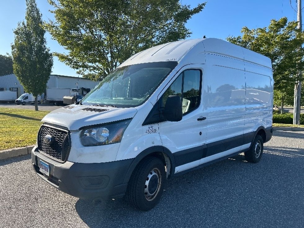 Cargo Van (Panel Van)-Light and Medium Duty Trucks-Ford-2022-Transit 250-Franklin-MA-135,750\n\t\tmiles-$ 28,250 - Image 3