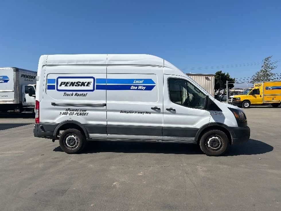 Cargo Van (Panel Van)-Light and Medium Duty Trucks-Ford-2022-Transit 250-Fresno-CA-104,143\n\t\tmiles-$ 34,250 - Image 14