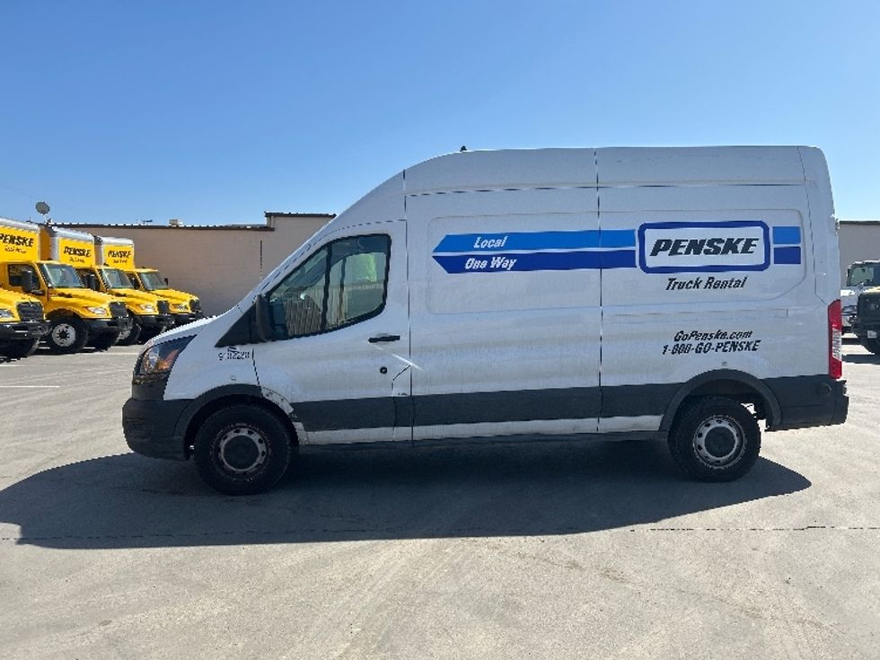 Cargo Van (Panel Van)-Light and Medium Duty Trucks-Ford-2022-Transit 250-Fresno-CA-104,143\n\t\tmiles-$ 34,250 - Image 4