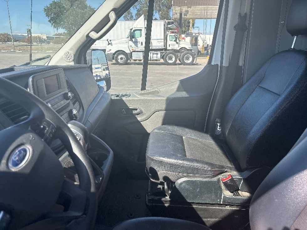 Cargo Van (Panel Van)-Light and Medium Duty Trucks-Ford-2022-Transit 250-Fresno-CA-109,698\n\t\tmiles-$ 34,500 - Image 17