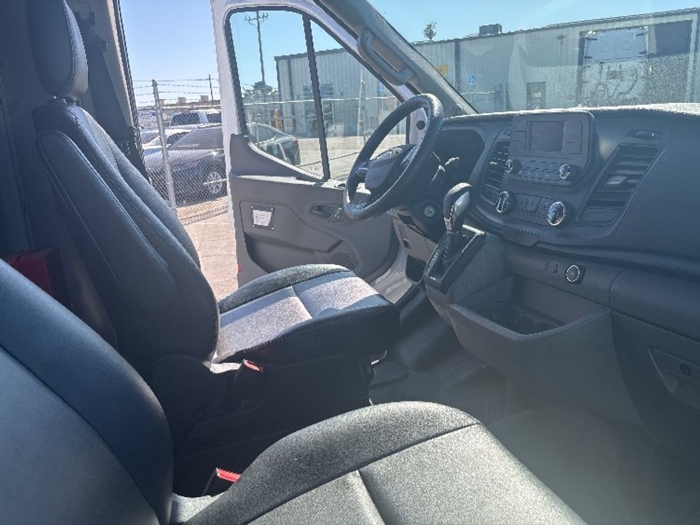 Cargo Van (Panel Van)-Light and Medium Duty Trucks-Ford-2022-Transit 250-Fresno-CA-109,698\n\t\tmiles-$ 34,500 - Image 20