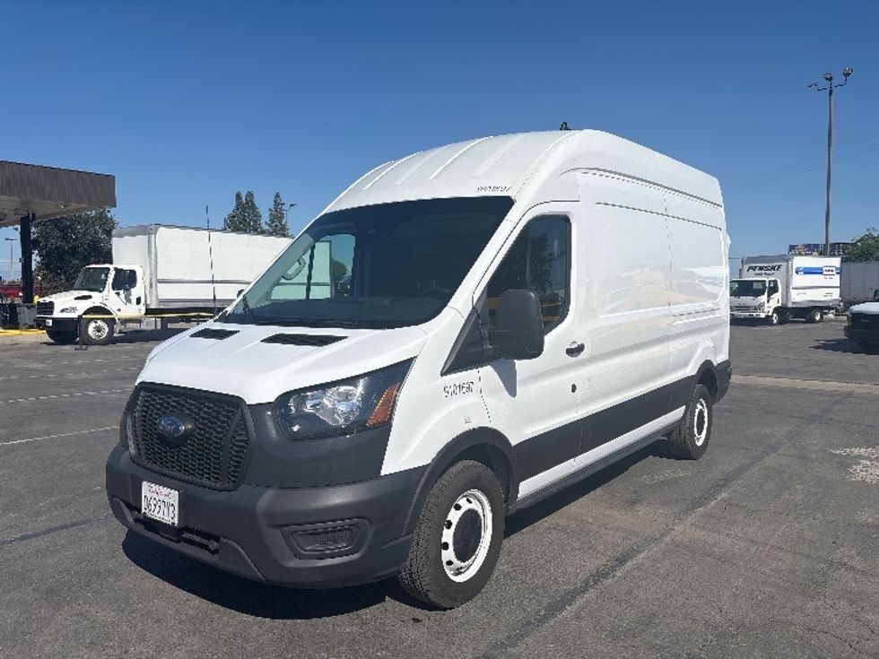 Cargo Van (Panel Van)-Light and Medium Duty Trucks-Ford-2022-Transit 250-Fresno-CA-109,698\n\t\tmiles-$ 34,500 - Image 3