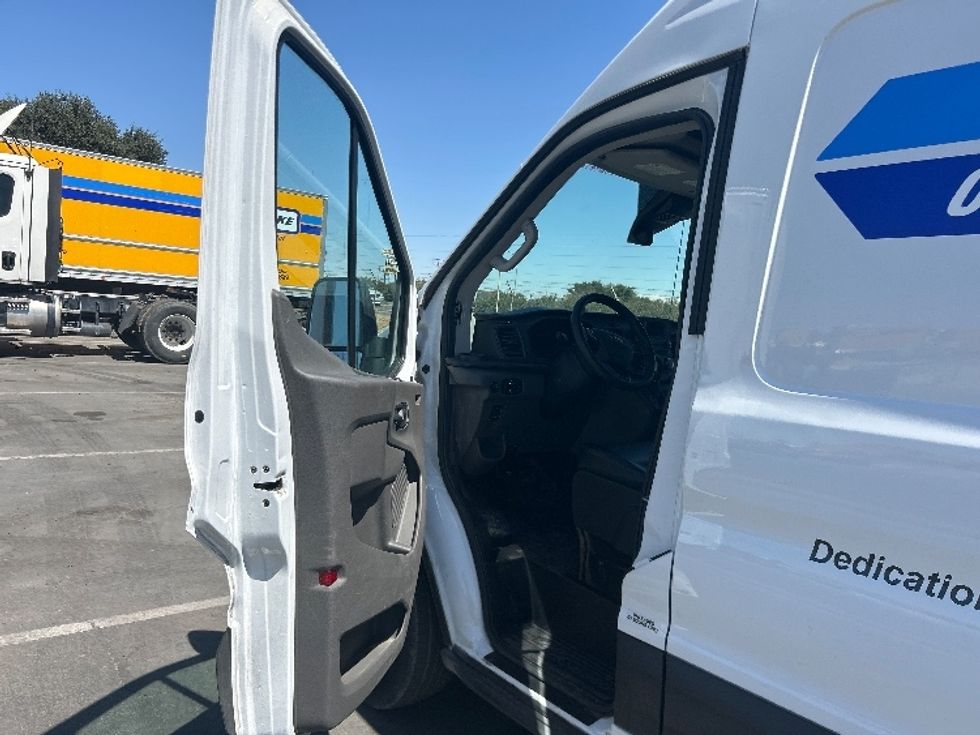 Cargo Van (Panel Van)-Light and Medium Duty Trucks-Ford-2022-Transit 250-Fresno-CA-64,564\n\t\tmiles-$ 38,250 - Image 15